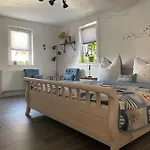 Lausbuben & Zicken - Im Gruenen Herzen Deutschlands Appartement
