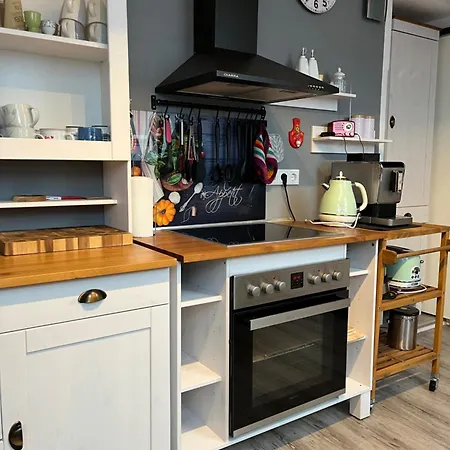 Lausbuben & Zicken - Im Gruenen Herzen Deutschlands